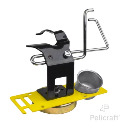 Support de torche MIG magnétique fixé sur table de soudage pour le rangement et le maintien de la torche de soudure MIG